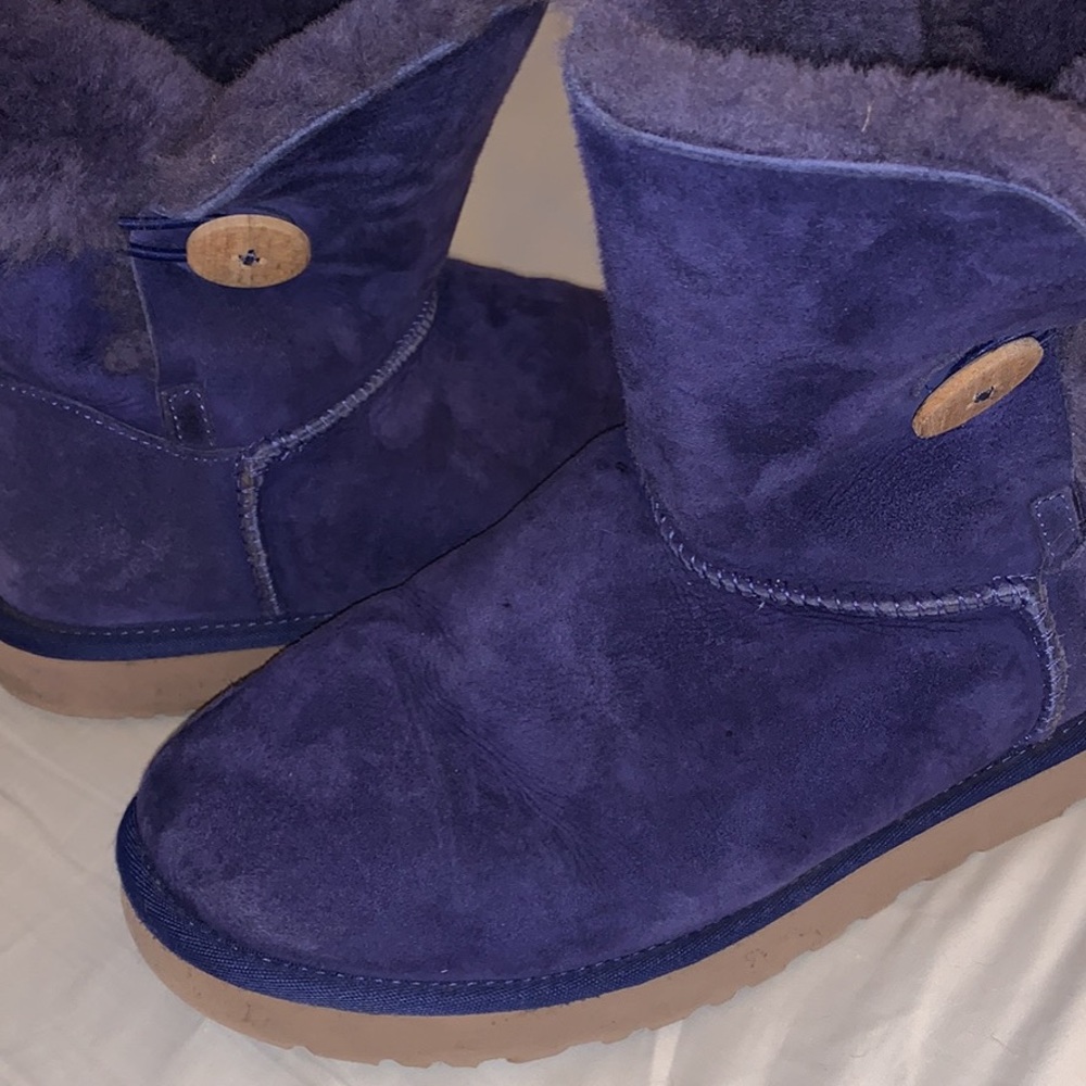 Women’s Ugg Boots Bailey Button size 10